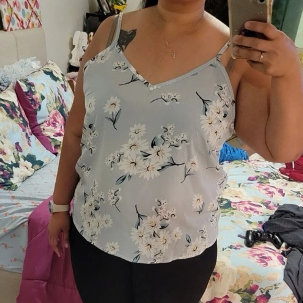 🌼 Floral Tank 🌼 - Picture 5 of 7